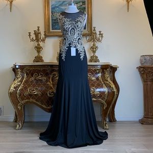 Women’s formal embroidery beaded Illusion evening prom dress